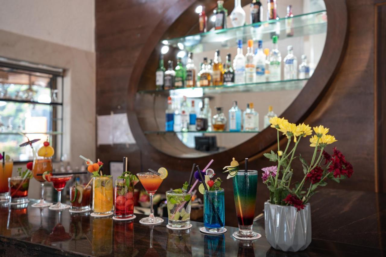 Le Seasons Resort Candolim Ngoại thất bức ảnh